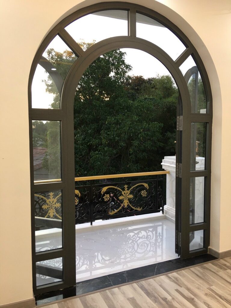 Các mẫu cửa nhôm Maxpro uốn vòm hiện đại
