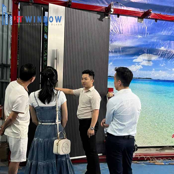Luôn hỗ trợ tư vấn khách hàng tận tình