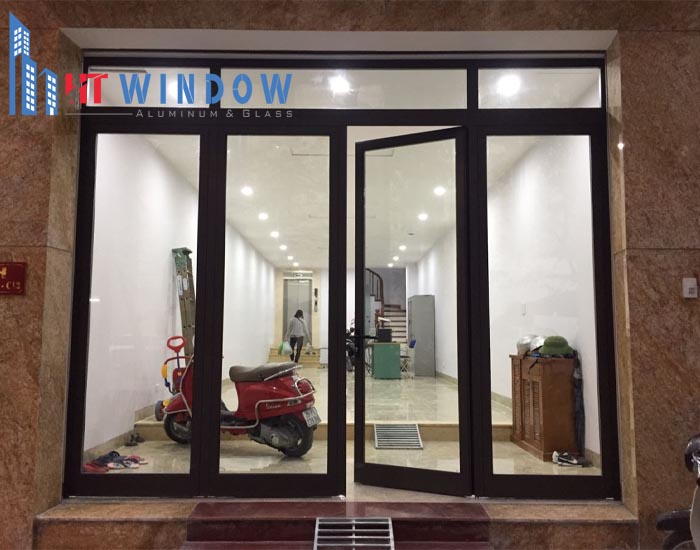 Nhôm Xingfa hệ 93 thường được ứng dụng thi công làm cửa lớn