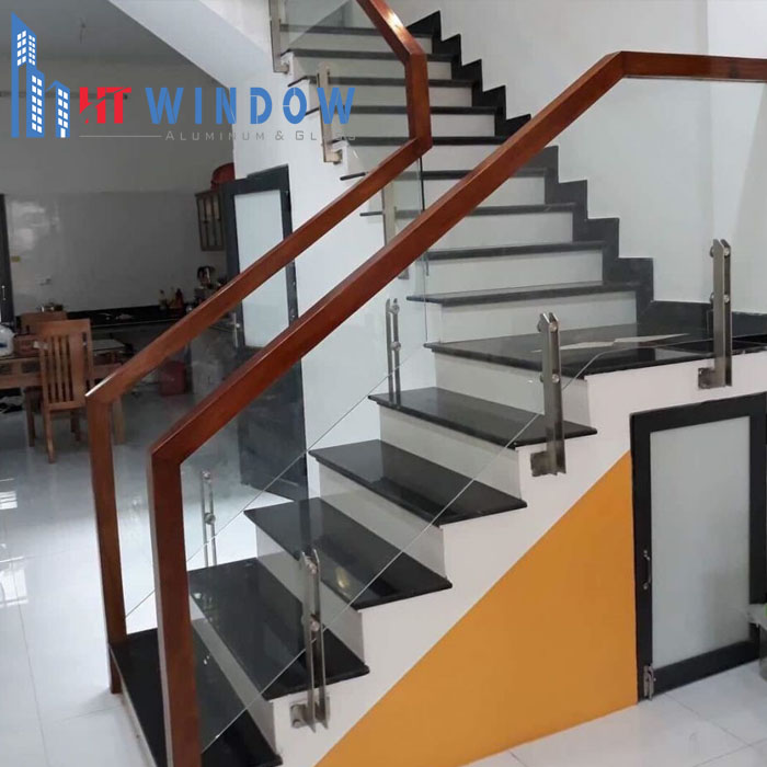 HTWindow - Đơn vị thi công lan can kính cường lực uy tín, chất lượng