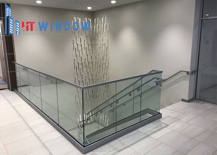 Chiều cao lan can nhà ở dân dụng phải tối thiểu 1m