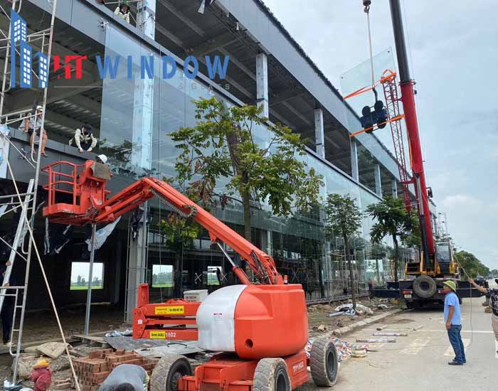 Quy trình thi công tại HTWindow luôn đảm bảo an toàn, đúng kỹ thuật