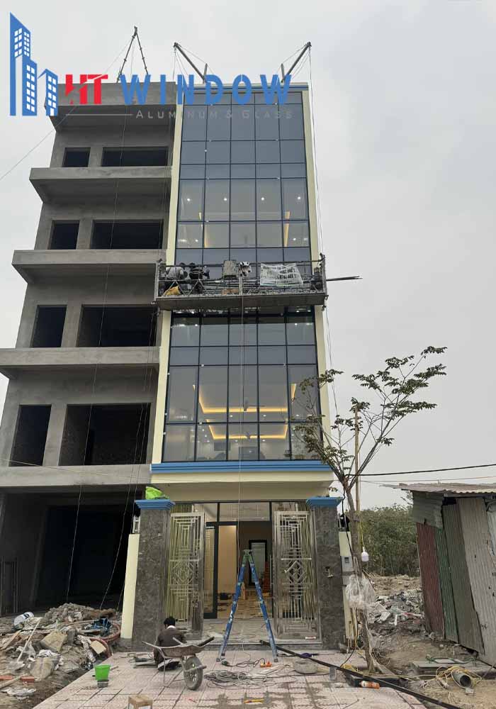 Lắp đặt vách kính mặt dựng tại công trình