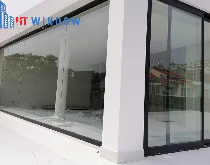 Kính bền, chịu lực tốt, ít bị biến dạng