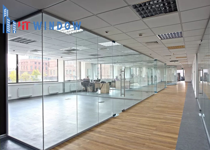 Đây là loại vách kính có độ bền và độ an toàn cao