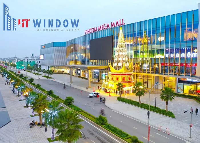 Vách kính giúp tăng tính thẩm mỹ và thu hút khách hàng
