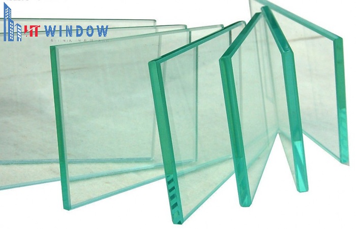 Kính cường lực hoặc kính dán an toàn
