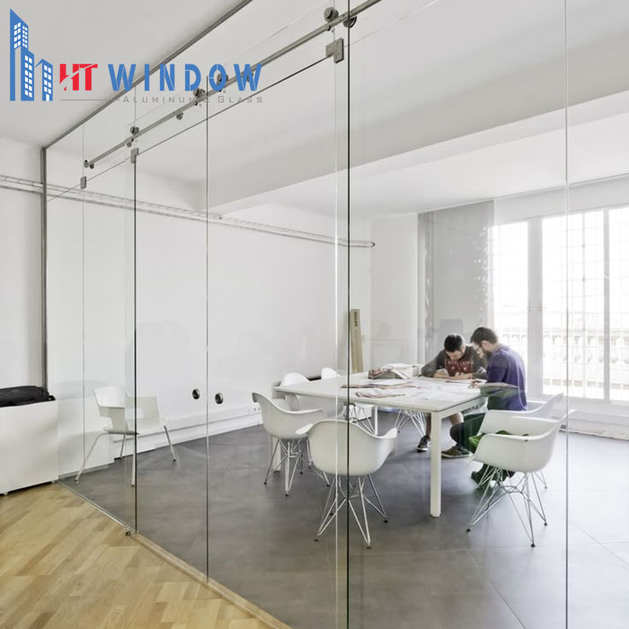 Vách kính cường lực văn phòng trượt hiện đại