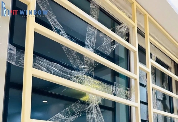 Việc chủ động phòng chống bão cho cửa kính giúp giảm thiểu tối đa rủi ro thiệt hại