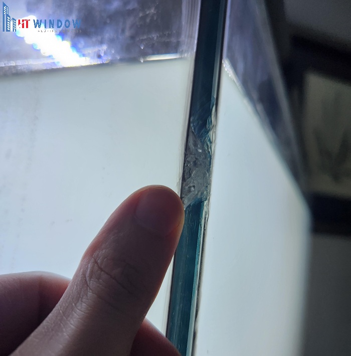 Khi kính cường lực bị mẻ góc, bạn sẽ đối mặt với chi phí phát sinh