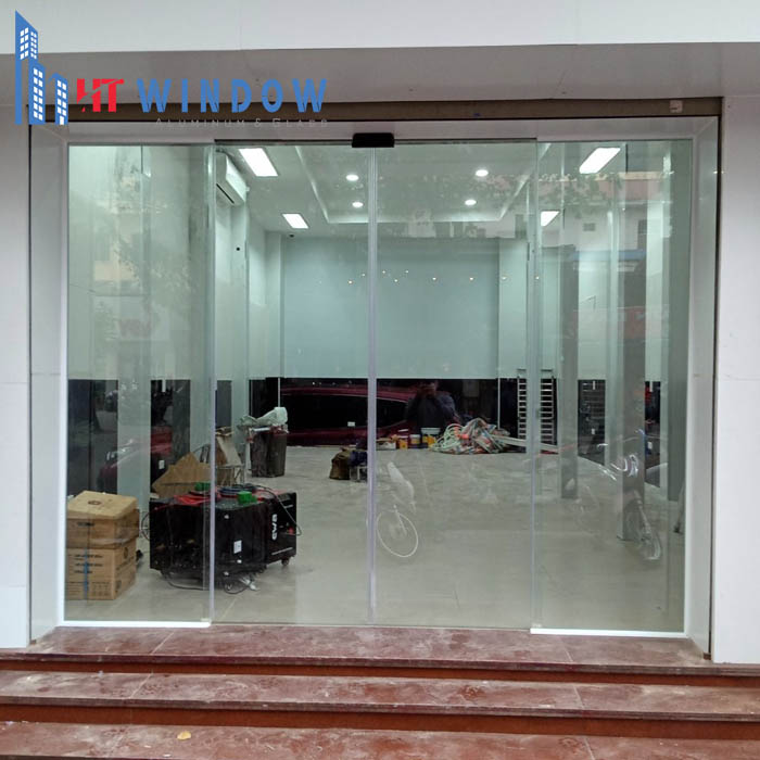 Cửa kính siêu trong