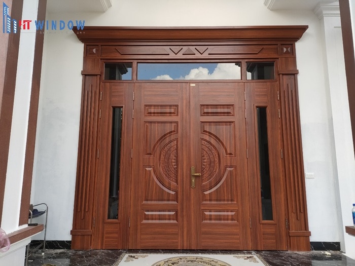 Cửa mang đến vẻ đẹp mộc mạc, ấm cúng và sự sang trọng tự nhiên