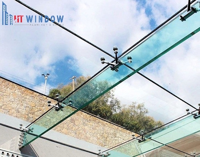 Hệ Spider phù hợp lắp đặt tại khu vực giếng trời của những căn biệt thự hiện đại