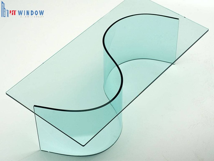 Kính cường lực uốn cong là loại kính được biến dạng theo hình dáng cong nhất định trong quá trình tôi nhiệt