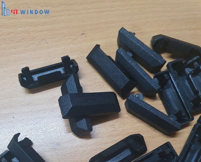 Nắp đậy lỗ thoát nước giúp tăng tính thẩm mỹ cho cửa