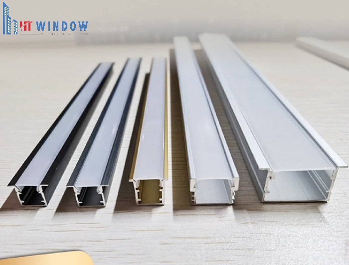Thanh nhôm được làm từ hợp kim nhôm cao cấp, có cấu trúc rỗng bên trong