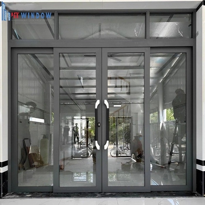 Các phụ kiện và kính có ảnh hưởng đến chi phí của cửa nhôm trượt quay