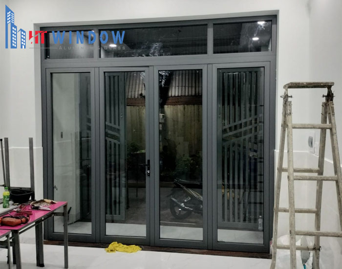 Lựa chọn đơn vị thi công uy tín để đảm bảo cửa hoạt động tốt