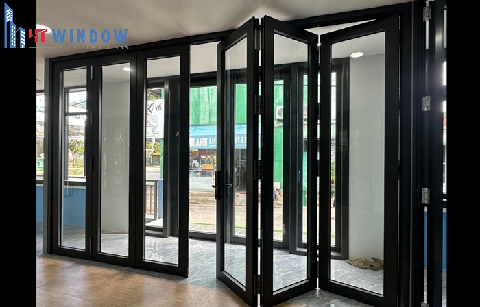 Nhôm Maxpro sử dụng dây chuyền đùn ép châu Âu, xử lý bề mặt bằng công nghệ mạ Anodized chống oxy hóa