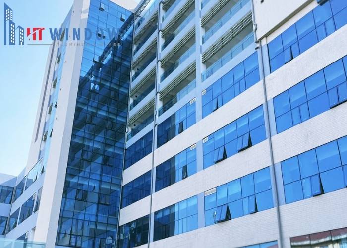 Rất nhiều trường học nổi tiếng sử dụng vách kính mặt dựng