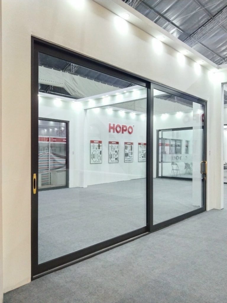 cửa đi mở lùa nhôm hopo hệ 120
