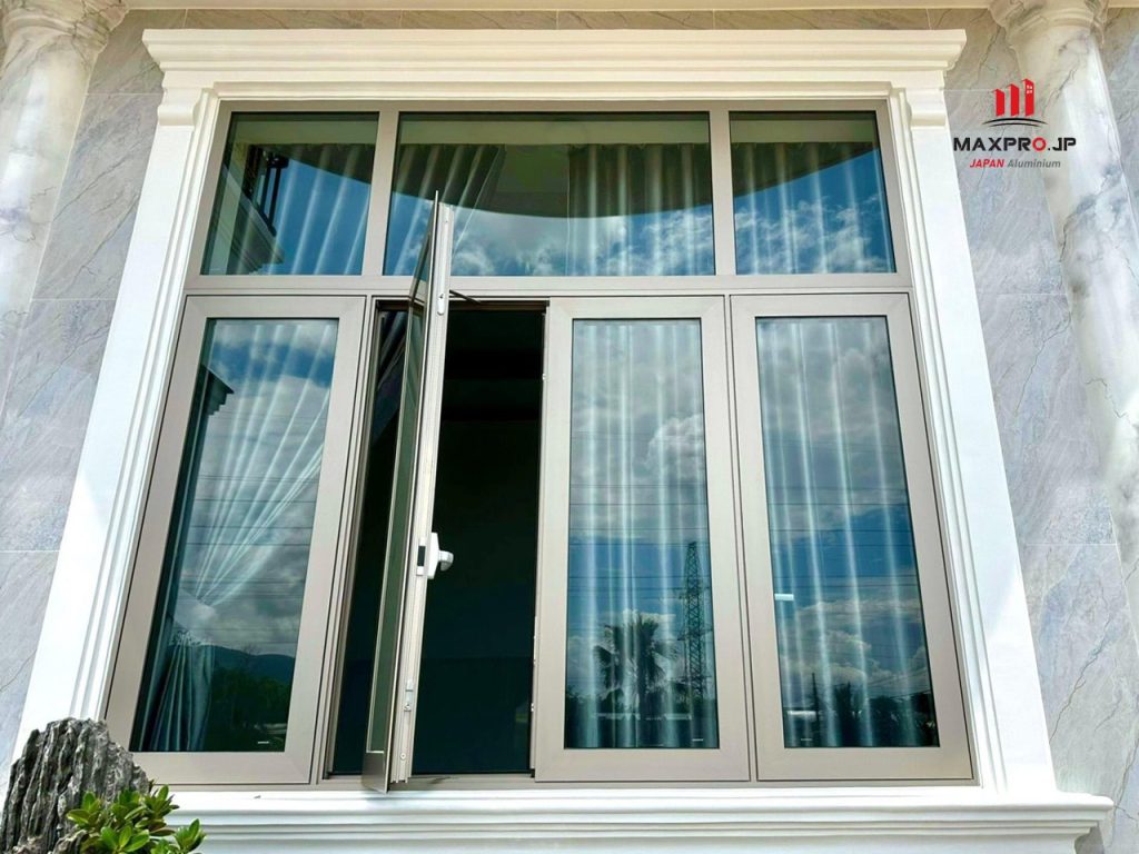 CỬA SỔ MỞ QUAY MAXPRO HỆ R65 PLUS