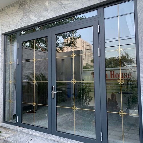 cửa đi mở quay nhôm pmi hệ 65