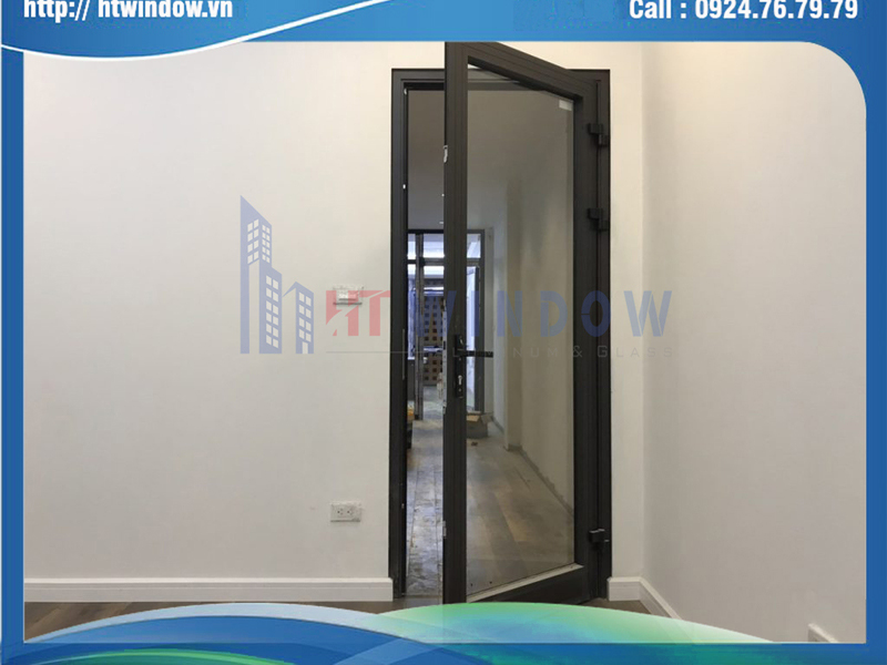 Cửa đi mở quay nhôm xingfa