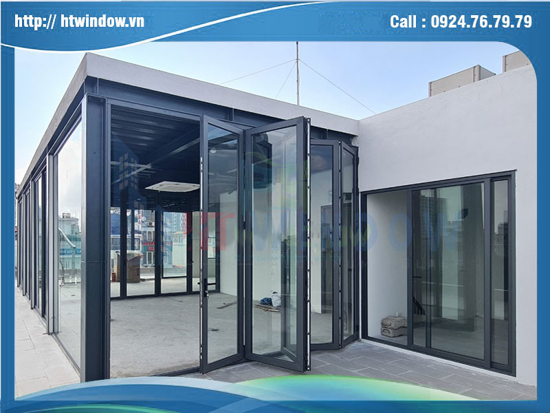 Cửa đi xếp trượt 4 cánh nhôm Xingfa hệ 63 mở rộng 100% không gian