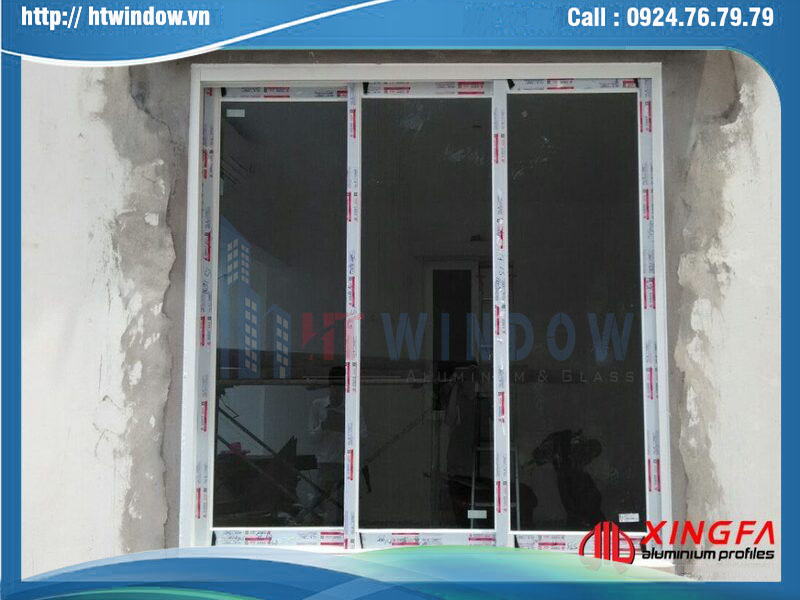Mẫu cửa sổ lùa nhôm Xingfa màu trắng sứ trang nhã hiện đại