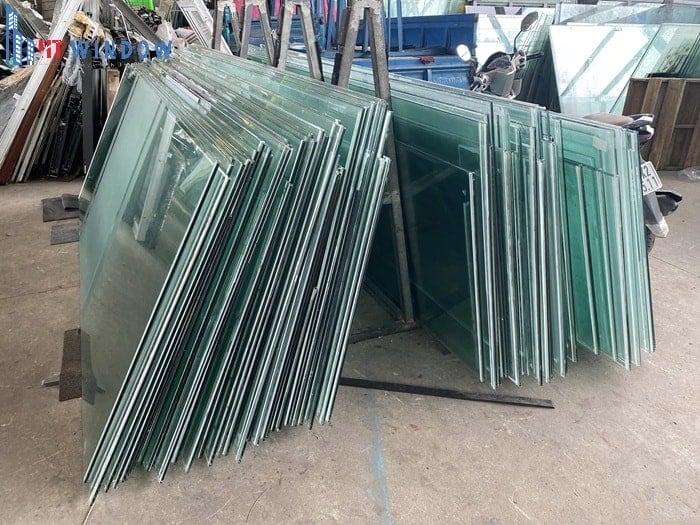 Kính cường lực là loại kính đã trải qua quá trình tôi nhiệt ở nhiệt độ cao