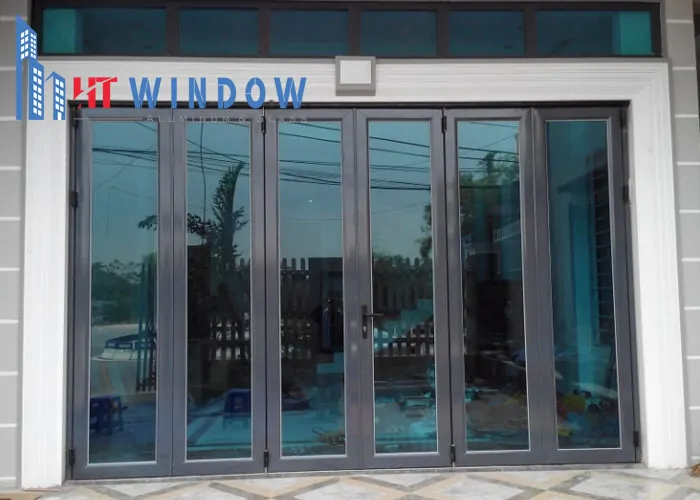 Hình ảnh cửa kính phản quang