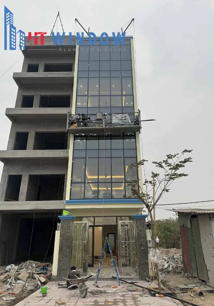 Lắp đặt vách kính mặt dựng tại công trình