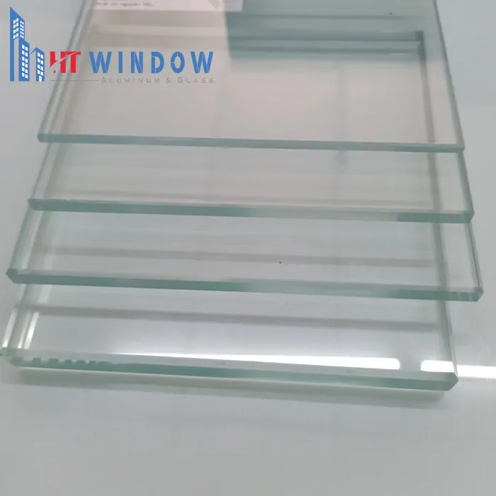 Giá của kính siêu trong cao hơn so với kính thường
